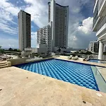 Modern 2 Story Penthouse, With Pool, Spa & Beach
