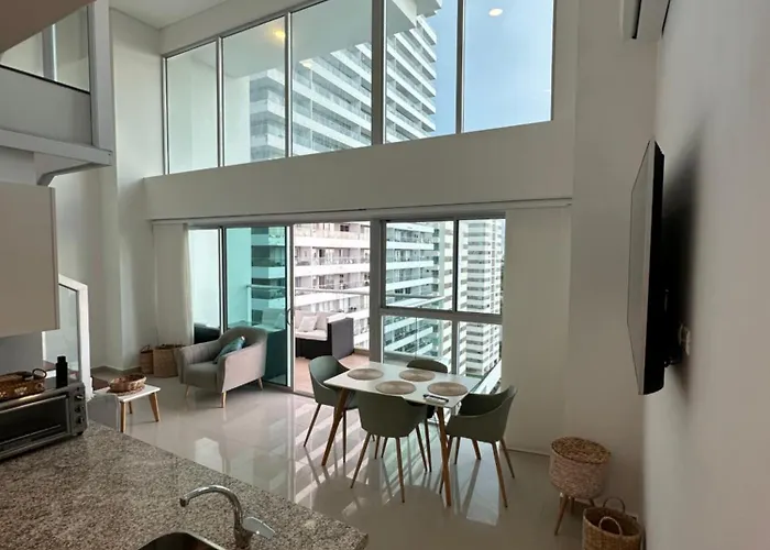 Modern 2 Story Penthouse, With Pool, Spa & Beach