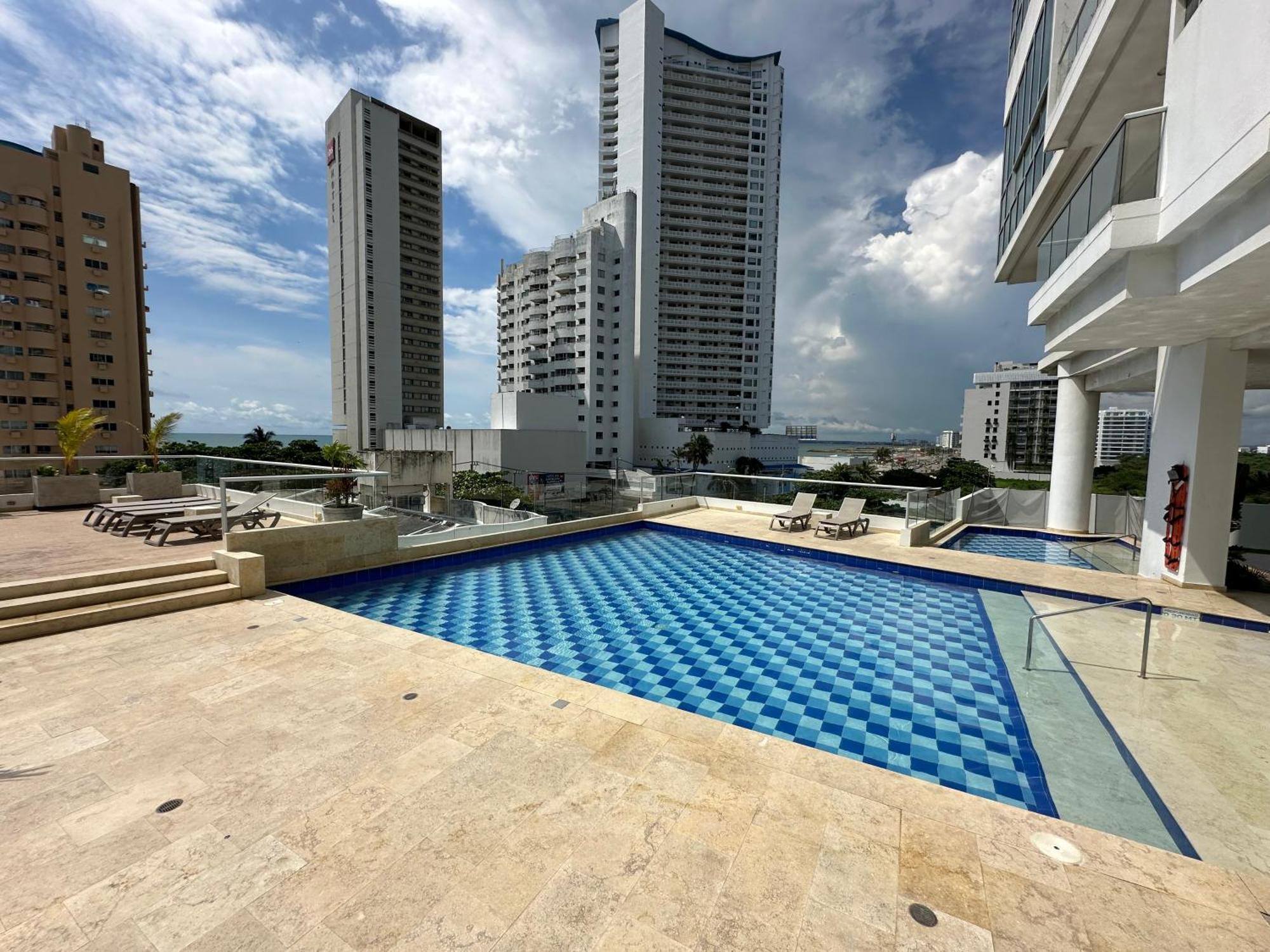 Modern 2 Story Penthouse, With Pool, & * Cartagena