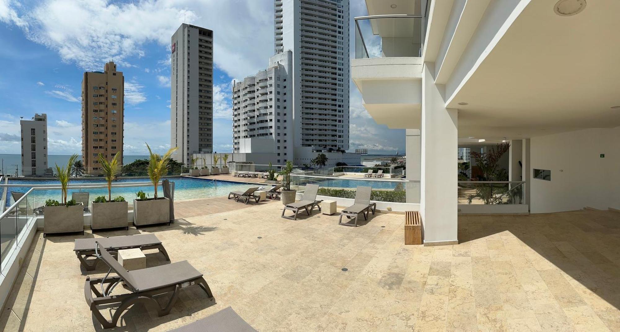 Modern 2 Story Penthouse, With Pool, & Apartamento Cartagena