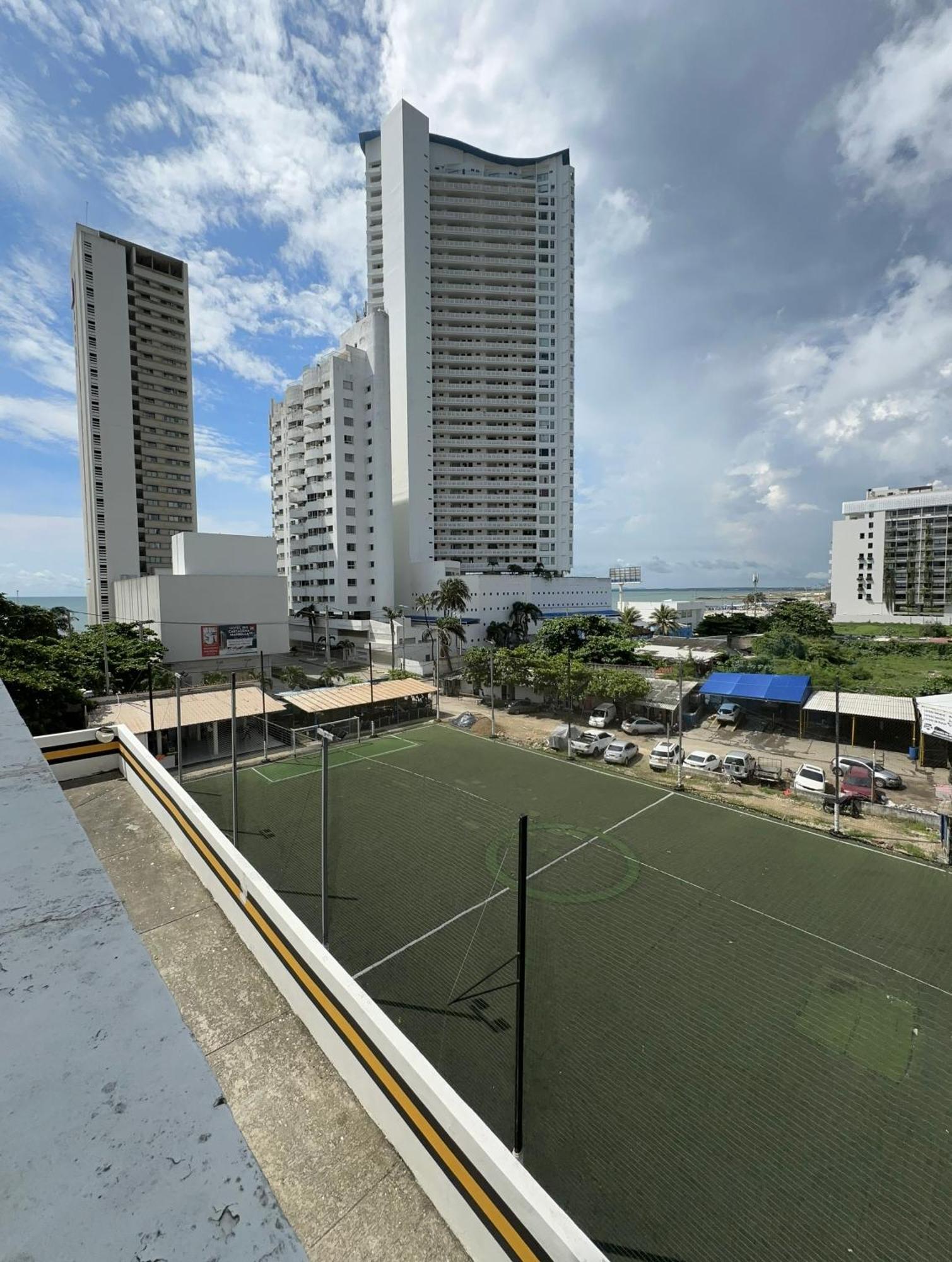 Modern 2 Story Penthouse, With Pool, & Apartamento