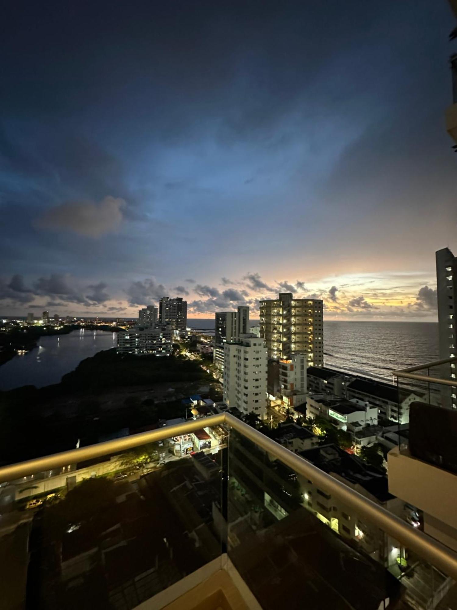 Modern 2 Story Penthouse, With Pool, & Cartagena