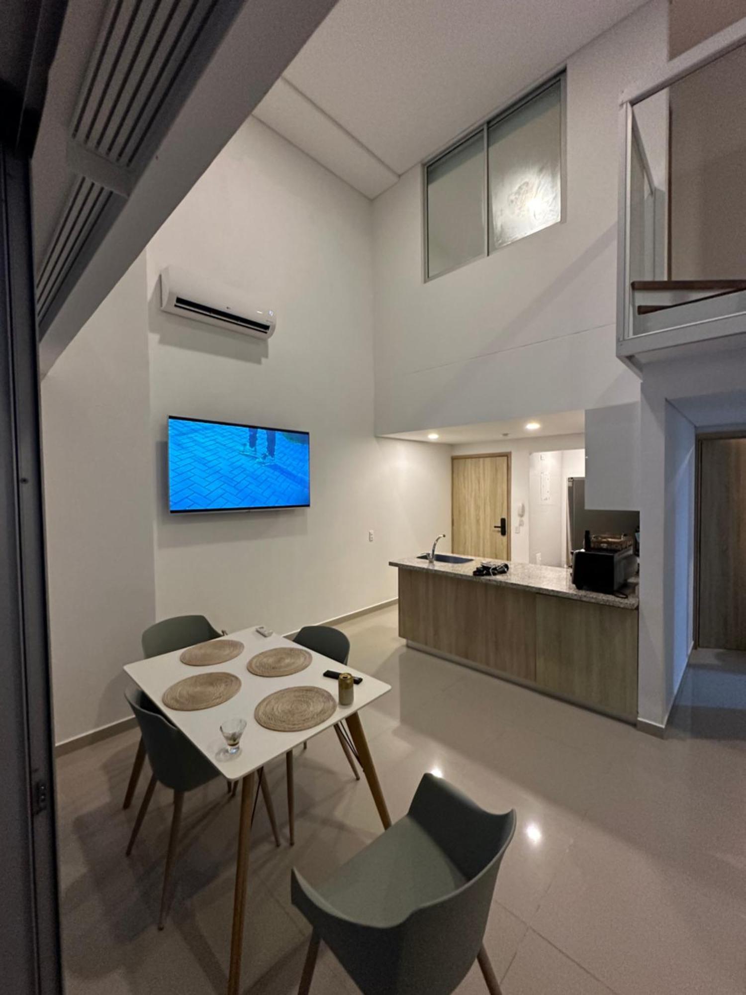 Modern 2 Story Penthouse, With Pool, & Apartamento Cartagena